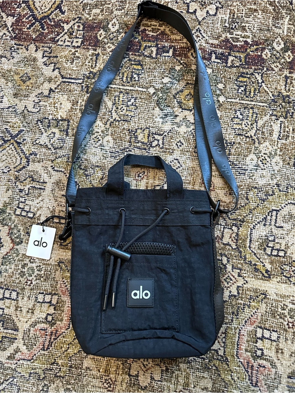 New with tags ALO Yoga Black Crossbody utility bucket Bag